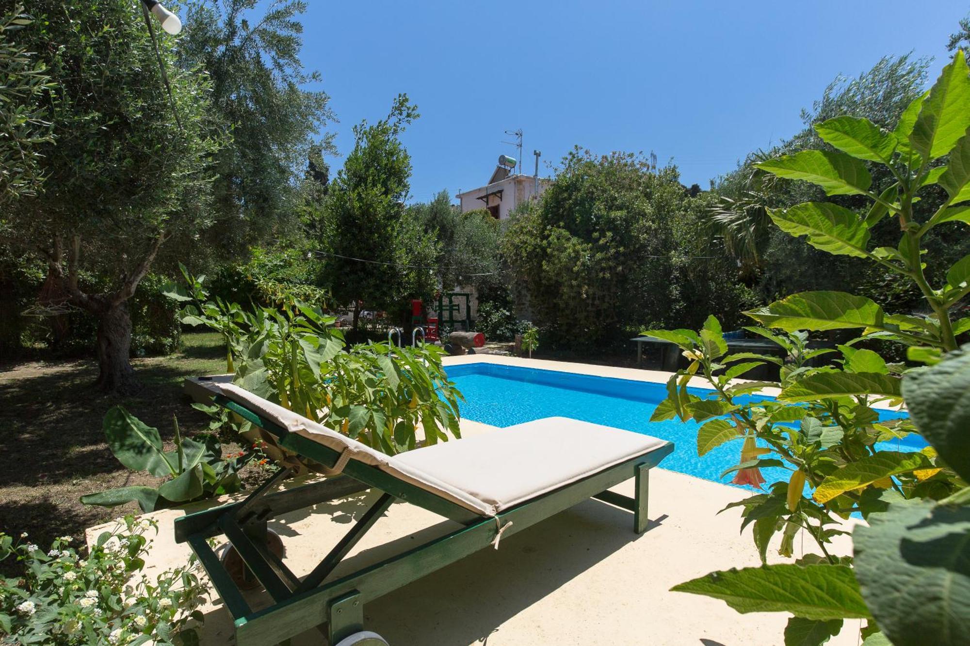 Sofiana'S Garden Retreat With Private Pool Apartamento Dhrapaniás Exterior foto