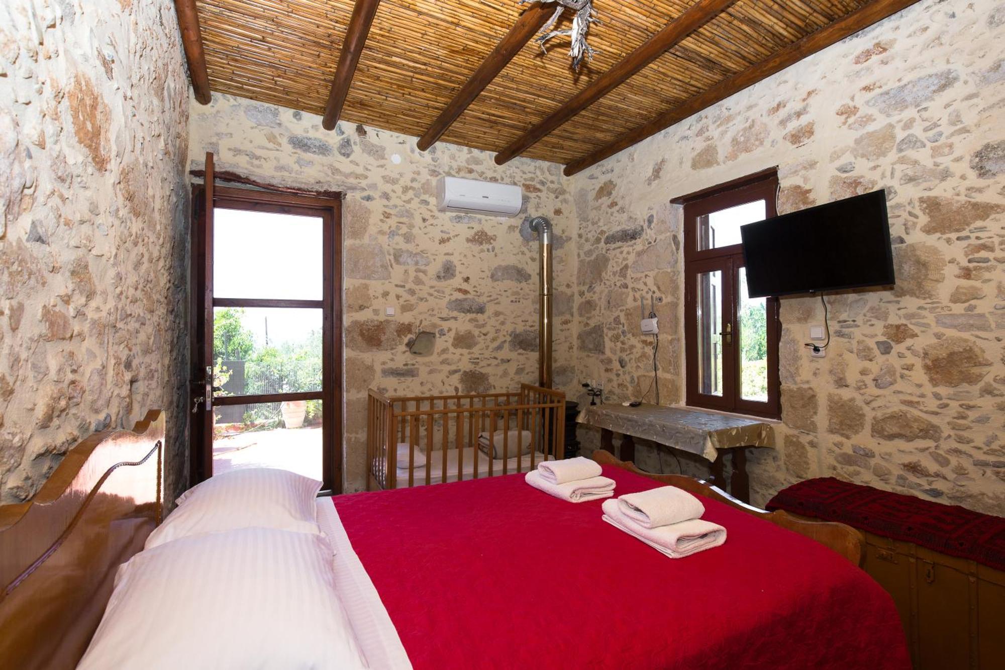 Sofiana'S Garden Retreat With Private Pool Apartamento Dhrapaniás Exterior foto