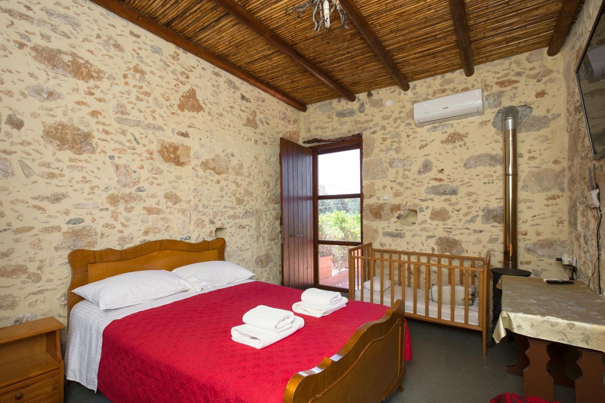Sofiana'S Garden Retreat With Private Pool Apartamento Dhrapaniás Exterior foto